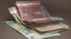 PRVÉ ČÍSLA: Odvody Slovákov sa v roku 2027 zvýšia o desiatky eur. Stúpne aj materská