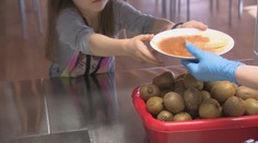 Od utorka začne štát školákom opäť platiť teplé obedy. Dajte si ale pozor, aby sa vám nakoniec nepredražili