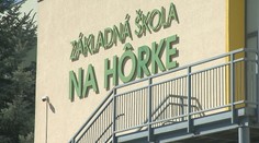 Mladý Ukrajinec sa vyhrážal spolužiakom, že ich vystrieľa. Tínedžer skončil v policajnej cele