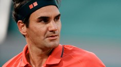 Roger Federer odstúpil z Rolland Garros, obáva sa preťaženia kolena