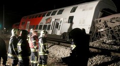 Neďaleko Viedne sa zrazili dva osobné vlaky, hlásia 12 zranených