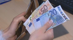 Počet objasnených podvodov na Slovensku klesol