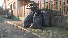 Smeti sa kopia okolo domov. Krajské mesto náhle zmenilo interval odvozu