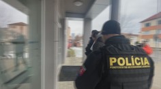 Maličké bábätko zomrelo s modrinami po celom tele. Sudca rozhodol, čo sa stane s rodičmi