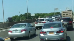 Vodiči nechceli veriť. Pozrite, čo paralyzovalo hustú premávku