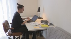 Má dyslexiu, no tvorí pre hviezdy. Básnik spolupracoval s Luckou Bílou aj Vojtěchom Dykom