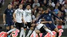 VIDEO: V príprave remíza Anglicka s Nemeckom, v Belgicku sa roztrhlo vrece s gólmi