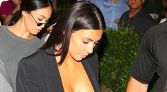 Menšia podprsenka by nebola? Prsia Kim Kardashian držali len tak-tak