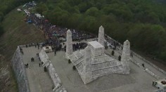 Štefánikovi sa k jeho mohyle na Bradle prišli pokloniť tisícky ľudí