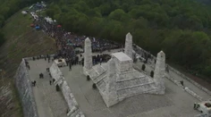 Štefánikovi sa k jeho mohyle na Bradle prišli pokloniť tisícky ľudí