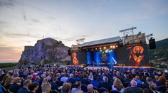 Kritika pompéznych osláv na Devíne: Herci Hajdu a Mikulčík sa obuli do použitia záberov v dokrútkach