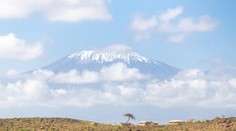 Blízko Kilimandžára sa zrútil vrtuľník. Medzi piatimi mŕtvymi sú aj dvaja Česi