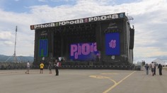 Začína sa festival Pohoda. Počasie je zatiaľ priaznivé, no predpovede nevylučujú ani dážď či búrky