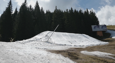 Unikátny experiment v Tatrách: Posledný sneh ukladajú na ďalšiu zimu