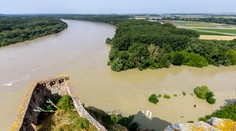 Dunaj a Morava klesajú, mesto už zasahuje proti záplavovým komárom