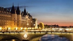 Parížska radnica chce zrušiť zaľúbencom tradíciu