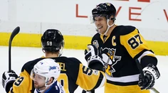 Budaj inkasoval štyri góly, Crosby pokoril hranicu 1000 bodov