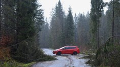 Slovensko stále trápi silný vietor. Zvýšená výstraha platí pre okresy na západe aj severe