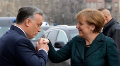 Angela Merkelová pricestovala na oficiálnu návštevu Budapešti