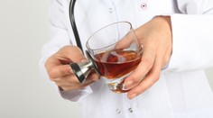 Lekárka sa nepoučila. Opäť ju prichytili ordinovať opitú