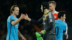 Dvojgólový Messi zbavil Čecha kúzla, Wenger: "Žiadna hanba"
