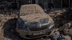 Neuveriteľných 228 hodín po zemetrasení v Turecku. Spod sutín vytiahli matku a jej dve deti