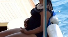 Tretie dieťa na ceste? Slávny pár týmto záberom vyvolal špekulácie