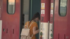 Absolventi cez leto vlakom zadarmo nepocestujú. Nepomôže ani oznámenie, že v štúdiu pokračujú