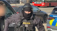 „Som nevinný,“ kričal mladý muž, ktorého polícia obvinila z vraždy dvoch ľudí v Bratislave