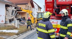 Výbuch v rodinnom dome na Spiši: Pri hasení sa zranil starší muž