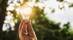 Za elektrinu si priplatíme a nebude to málo. Ceny sa dozvieme pred Vianocami