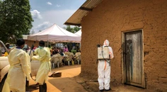 Rwanda spustila dobrovoľné očkovanie proti ebole