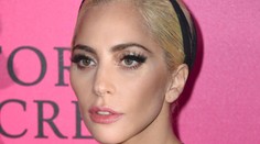 Lady Gaga bola pod šatami nahá. Také štíhle telo ešte nemala