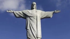 Do svetoznámej sochy udrel blesk. Časť z nej odpadla