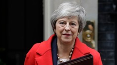 Mayová získala dostatočnú podporu, aby prežila hlasovanie o nedôvere