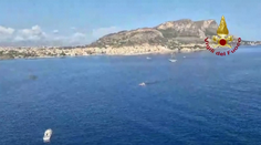 VIDEO: Nešťastie pri pobreží Sicílie. V oblasti, kde sa prehnalo vodné tornádo, sa potopila jachta s 22 ľuďmi na palube