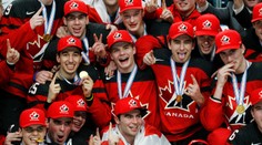 Majstrami sveta do 20 rokov sa stali Kanaďania, bronz získali USA
