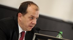 Primátorovi Trenčína znížili plat. O 500 eur