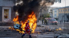 V Kyjeve znova zneli sirény, pri útokoch zasiahli aj obytné budovy