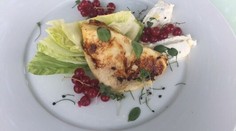 RECEPT NA DNES: Grilovaný syr satyr s ľadovým šalátom