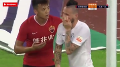 VIDEO: Hamšík schytal kopačku do hlavy, z ihriska odišiel so zakrvavenou tvárou