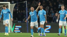 Lobotka krásnym volejom z hranice šestnástky zariadil výhru Neapola. Obert s Cagliari pokoril Juventus