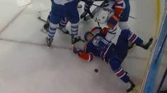 VIDEO: Hrubý faul lakťom do hlavy. Hokejistovi vymerali trest