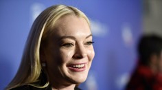 Lindsay Lohan po dlhšom čase pred kamerou. V 31 rokoch vyzerá ako vyžitá žena