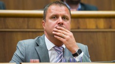 A. Hrnčiar: Politici by mali po rokoch nájsť odvahu na rozmrazenie platov