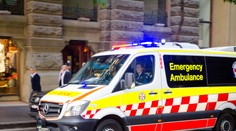 Deväť turistov sa v Austrálii hromadne predávkovalo neznámou drogou