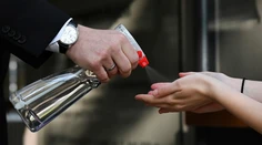 Na ochranu pred koronavírusom nemusíte používať agresívnu dezinfekciu