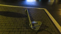 Tomášovi stáli v ceste dve dopravné značky. Už je jasné, prečo mu zavadzali