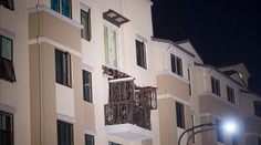 Z bytového domu sa odtrhol balkón. Zomrelo päť mladých ľudí