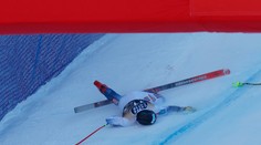 Tvrdý pád Shiffrinovej priateľa. Lyžiar utrpel viaceré poranenia, je po operácii